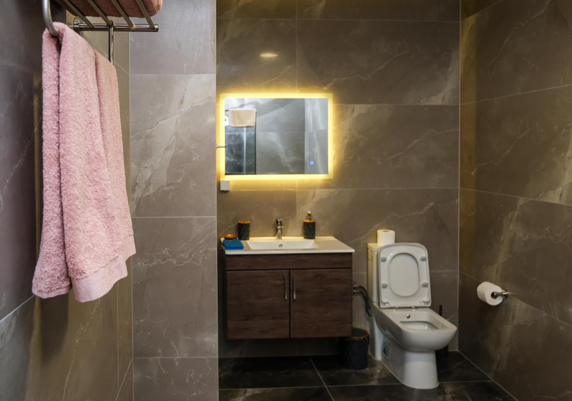 Nest Apartments Gjakova エクステリア 写真