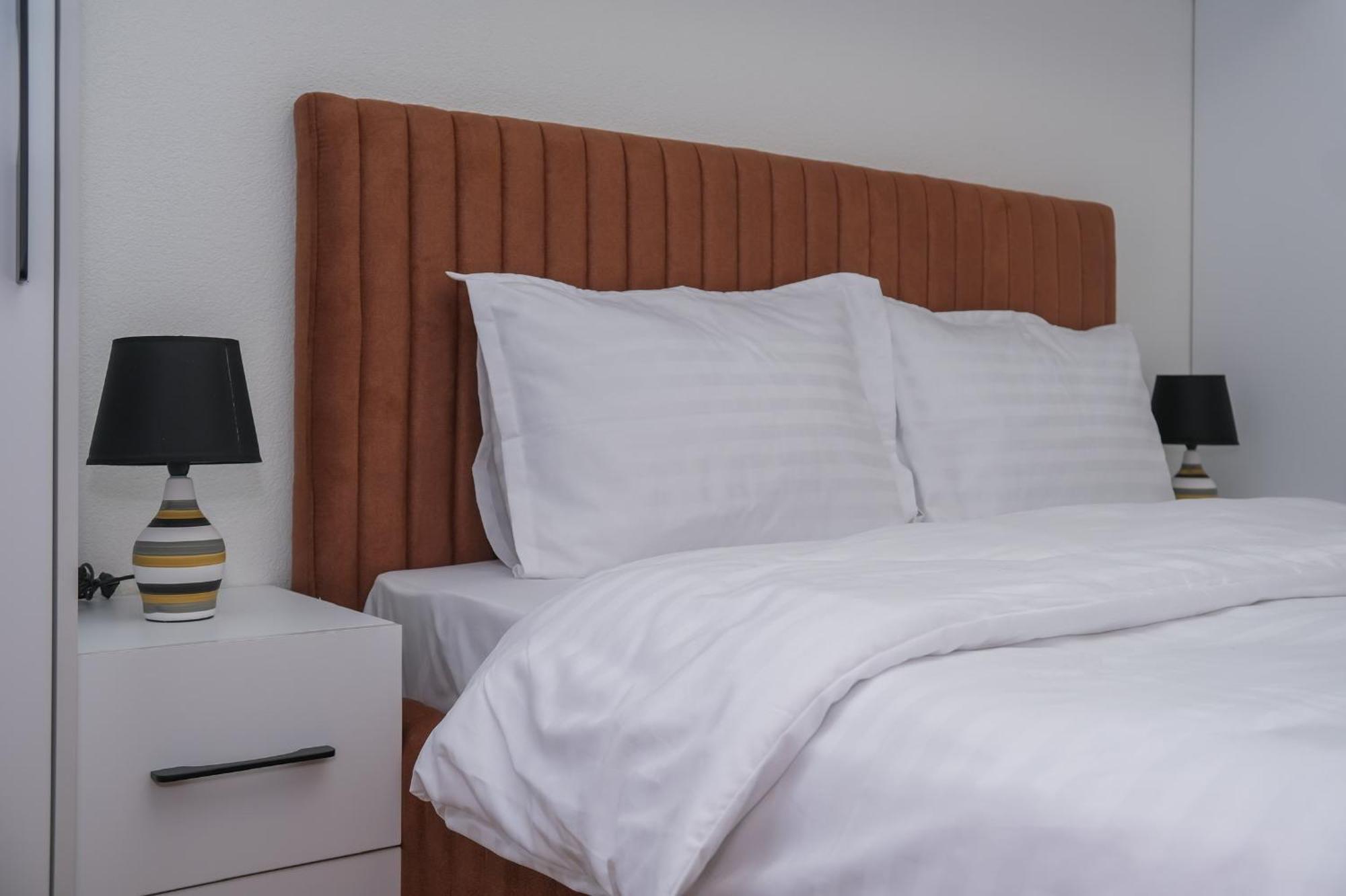 Nest Apartments Gjakova エクステリア 写真