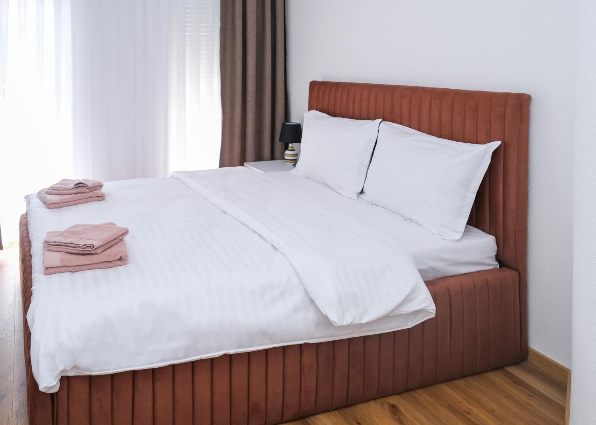 Nest Apartments Gjakova エクステリア 写真